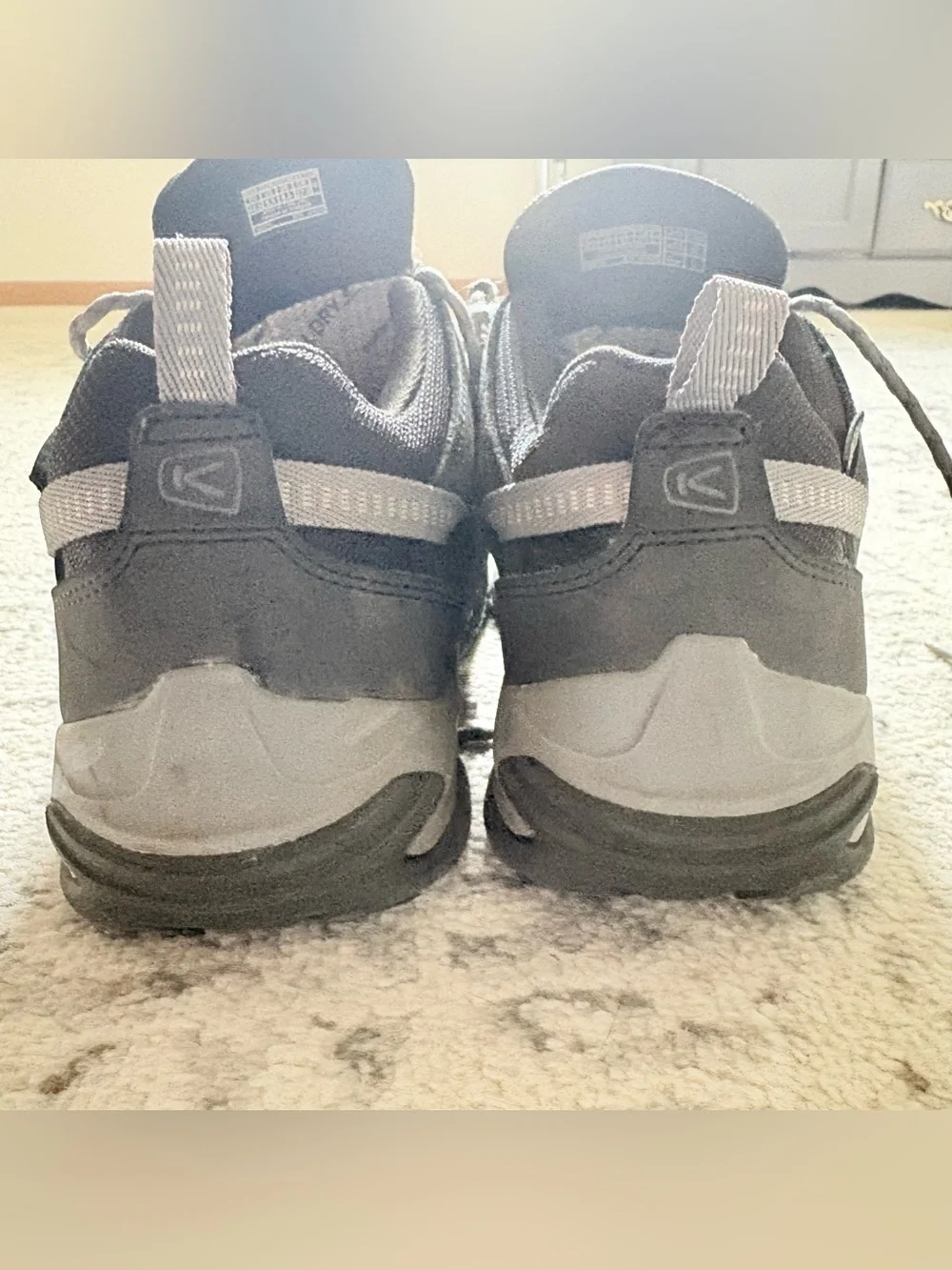 Keen Men's Black Gray Low-Cut Hiking Boots